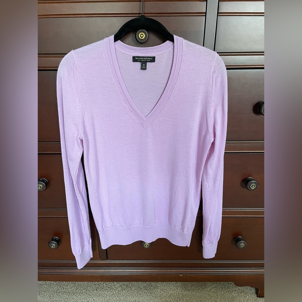 Banana Republic - Merino wool v neck sweater